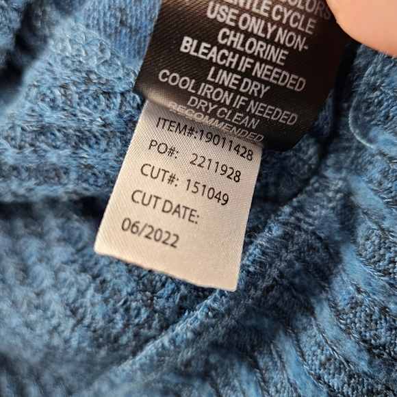 Torrid Blue Teal Brushed Waffle Crew Neck Raglan Sweatshirt 3 - Picture 8 of 9